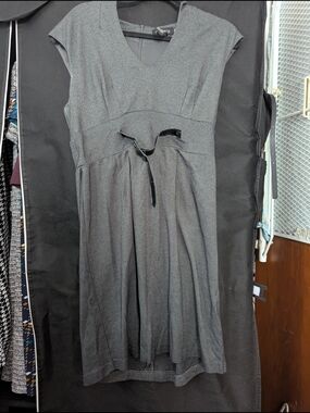 Women's Gray V-Neck Cap Sleeve Dress